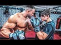Bodybuilder vs YouTuber! Talha wird beim Boxen vermöbelt!