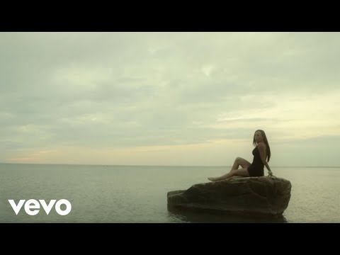 Andrea Godin - Hot Summer ft. Jesse Burke