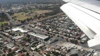 preview picture of video 'Flying Into Adelaide, South Australia with Qantas MOV09227'