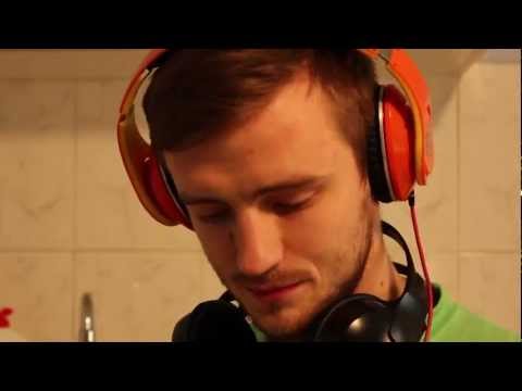 CLAP & JUMP DUBSTEP SONG by MASTA MIC BEATBOX.flv