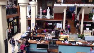 Download lagu La Traviata - Lyric Opera Flash Mob mp3