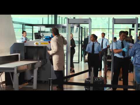 COLPI DI FORTUNA CLIP ANTI-IELLA con Christian De Sica e Francesco Mandelli