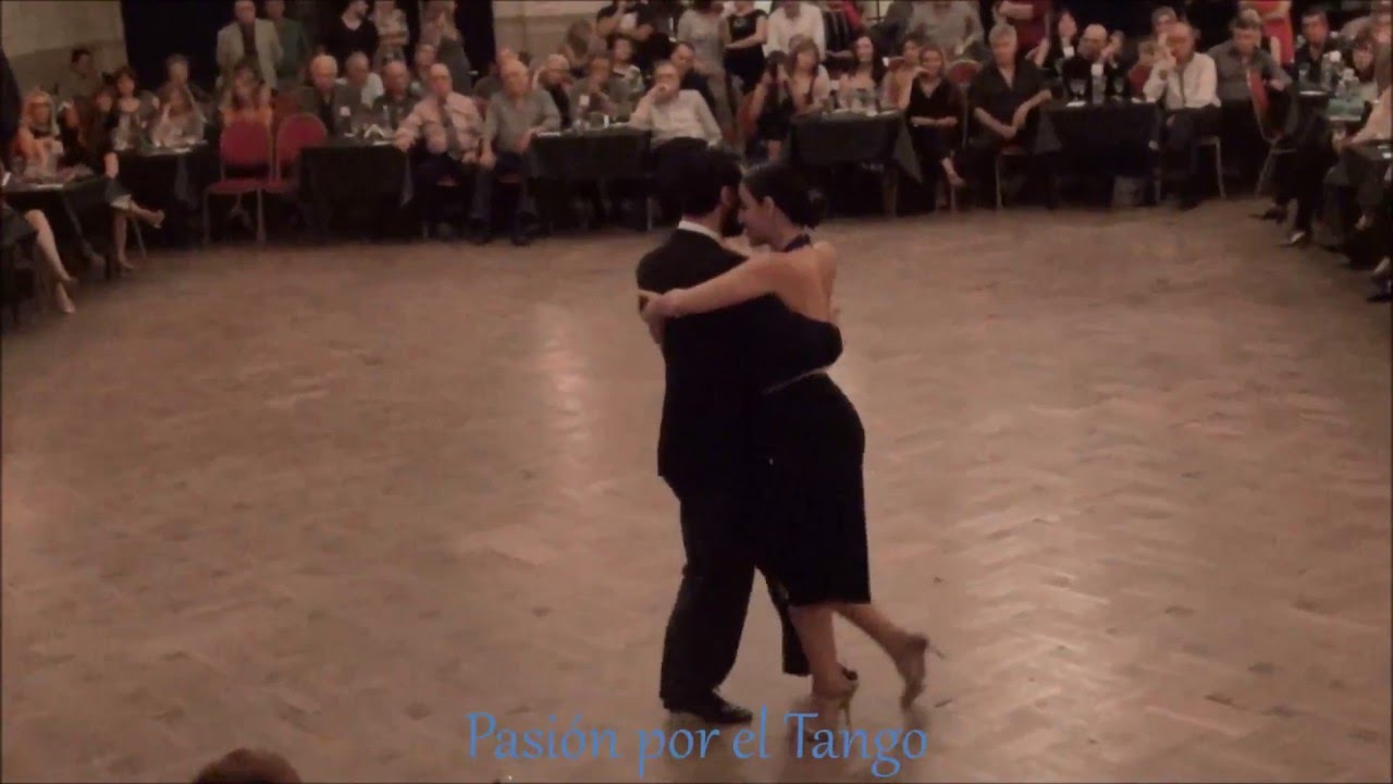NATALIA PUCCIONI y FACUNDO BARRIONUEVO Bailando el Tango ORGANITO DE LA TARDE en la MILONGUITA