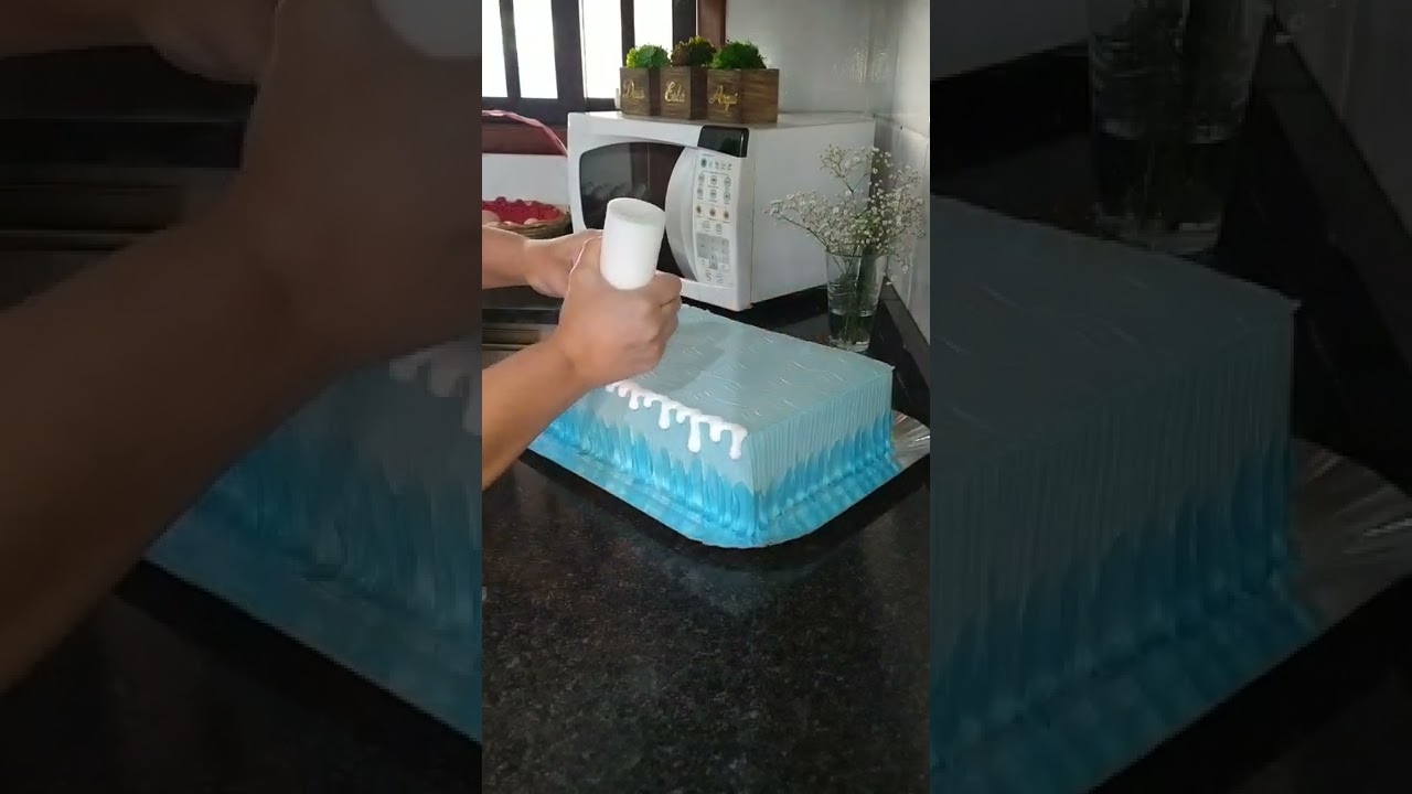 Drip cake masculino ✨.     #bolo  #dripcake  #chantininho #decorandobolo  #boloretangular #boloazul