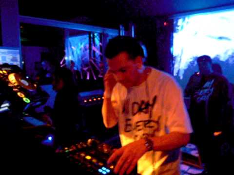 Phil Weeks & Hector Moralez@Rex club - Soirée Get Underground - jeu 1 avr 10 - 1/2