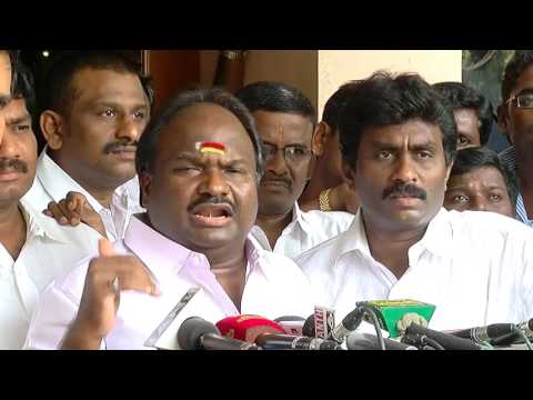 Vijayakanth's Ex men VC Chandrakumar & Co Surrenders to DMK