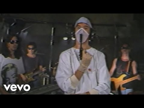 Videoclip de Raros Peinados Nuevos — Charly García
