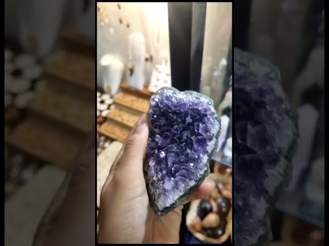 Vídeo relacionado con AITELEI Piedras Preciosas Naturales Reiki Símbolo Pirámide-Amatista/Cuarzo Claro/Lapislázuli Cristal Piramida Piedra curativa Grabado Reiki Artesanía de Piedra Natural