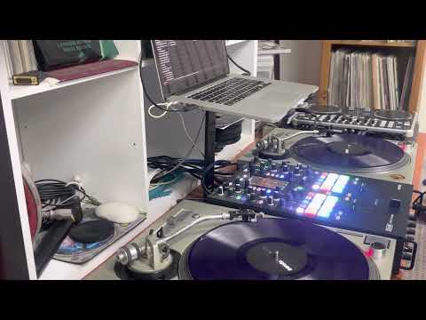 Aliendj messing around for the 1st time on a Rane Seventy two mkii mixer