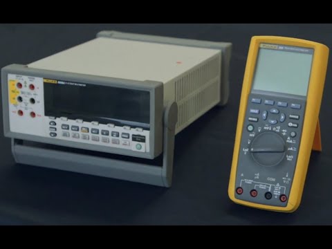 Multímetro Digital 8808A 220V FLUKE-2570235 - Video