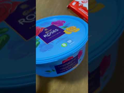 Cadbury roses #youtubeshorts #shortvideo #chocolate #asmr #youtube #chocolatelover #unboxing #nestle