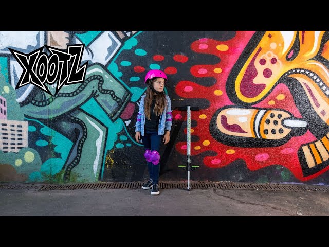 Vídeo relacionado con Xootz Pogo Stick | Diseño Volt para niños, niños y niñas, manubrio de Espuma Suave, a Partir de 5 años, hasta 35 kg