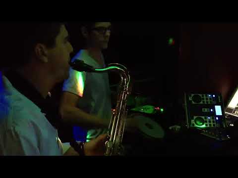 Saxophoniste + Percu live @ La Luna