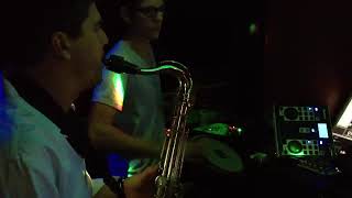 Saxophoniste + Percu live @ La Luna