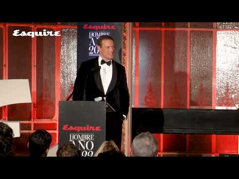 Sam Heughan wins International Icon award at Esquire ceremony