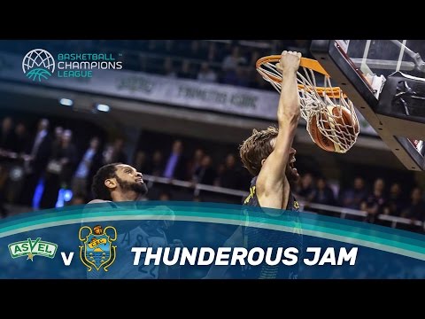 Thunderous one-handed flush by Doornekamp!