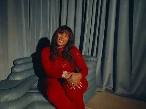 Christmas on GreenLeaf Ave - Bee-B (Official Visualizer)