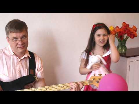 Johanna Tüür - Väikeste tüdrukute väikesed asjad (autor: Airi Liiva)