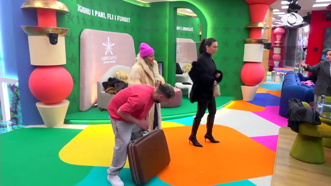 Gjestit i rikthehen dy zarfat e tjerë