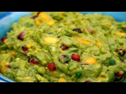 Aprende a preparar un rico guacamole con mango