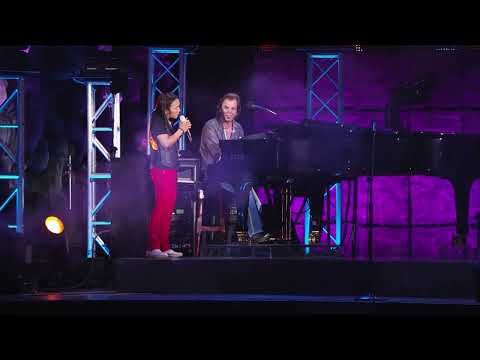 Journey - Open Arms (Live In Manila 2009)