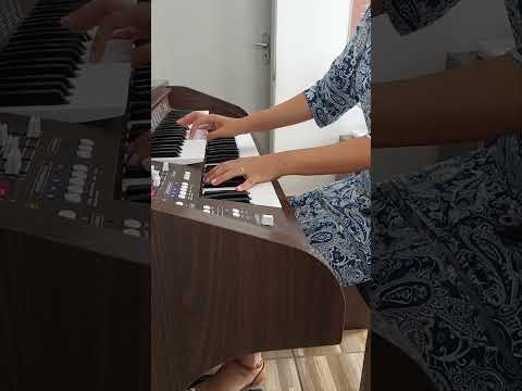 hino 332 É Cristo quem cuida de ti