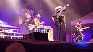 Justin Moore Bait A Hook (Extended Instrumental Intro) Coarsegold 07/13/19