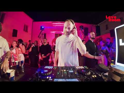 LOVEROOM 3.0. CEDULIN PALACE/14/06/2025 TOM BUG