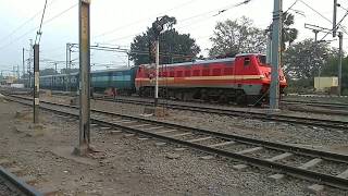 preview picture of video '13019 Bagh Express Departing Siwan Junction'