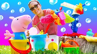 Spielzeug Video mit Peppa Wutz. Wasserspiele mit Peppa und Schorsch. Alles in Ordnung