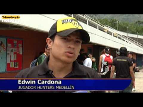 Los Hunters de Antioquia no tuvieron compasión con los Toros de Manizales en el fútbol americano