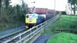 preview picture of video '33053 crawls through Pitsford and Brampton Station, 15th Dec'