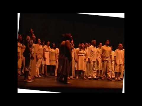 Coral UFMT - Glória e Nós Vos Louvamos, da Missa Afro-Brasileira