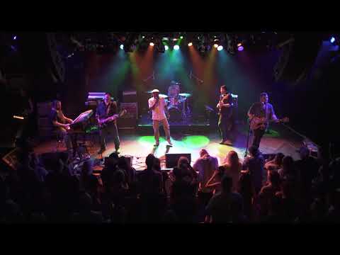 Giant Panda Guerilla Dub Squad & Clinton Fearon -  "Rich Man Poor Man" - Live in Boston