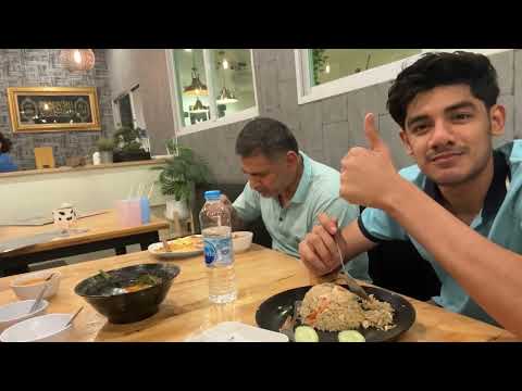 Um lugar onde a comida tailandesa está sob o mesmo teto ข้าวต้ม บารอกัต Kamphaeng Phet 7 Rd