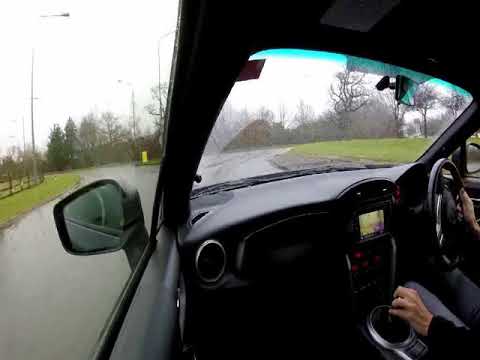 Toyota GT86 Sideways and powersliding its way home....again!