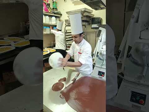 How to scrape chocolate for blackforest gateux    #blackforest #chocolatescrape #gateux #chocolate