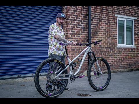 TRF Staff Bike Checks | Ep.2 - Mike's Privateer 141