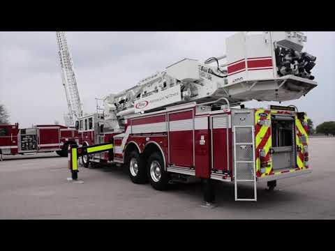 LKW-Rundgang: Pierce Ascendant 100' Mid-Mount Aerial Tower