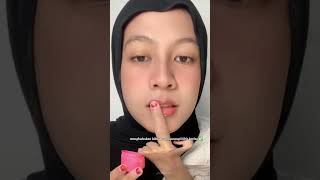 Download lagu 99999 problem bibir, 1 solusi dengan pakai lip mask satu ini 🤩 #lipmask #emina #fypシ mp3