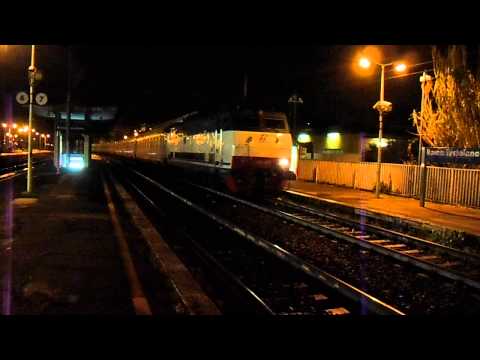 E444.077 sull' IC 522 "Carducci" Napoli Centrale - Sestri Levante, in transito a Roma Tuscolana