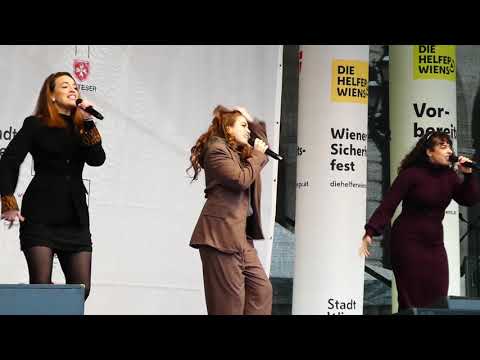 Nienke Latten,  Klaudia Dodes, Janis van Dorsselaer  - Wir alle sind MT / Maria Theresia Musical