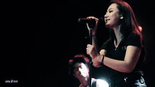 Download lagu KILMS Ft. AIU - Hilang (Live at LocoFest 2017) mp3