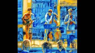 trio valore hip hug her