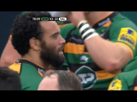 Kahn Fotuali'i hits Alberto de Marchi like a train