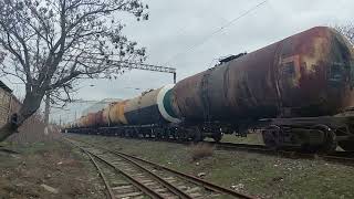Электровоз ВЛ10-227 с нефтяным составом