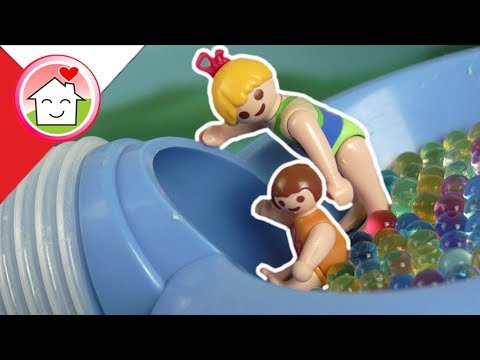 Playmobil po polsku Mega-zjeżdżalnia w Parku Wodnym Zamek - Rodzina Hauserow