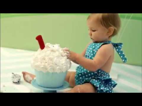 Maria Fernanda smash the cake