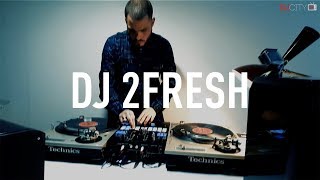 DJ 2FRESH Performs Trap-Influenced Routine