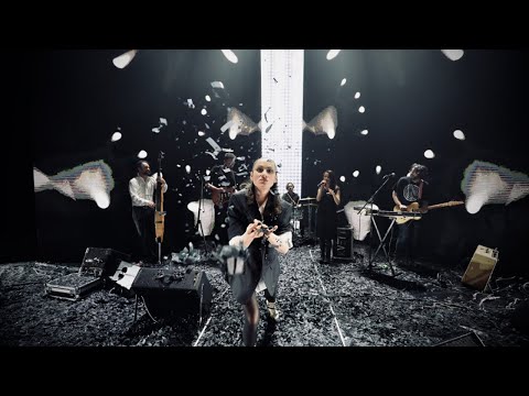 Lenka Dusilová feat. KVĚTY - Vlákna (Live Ceny Anděl Coca-Cola 2020)